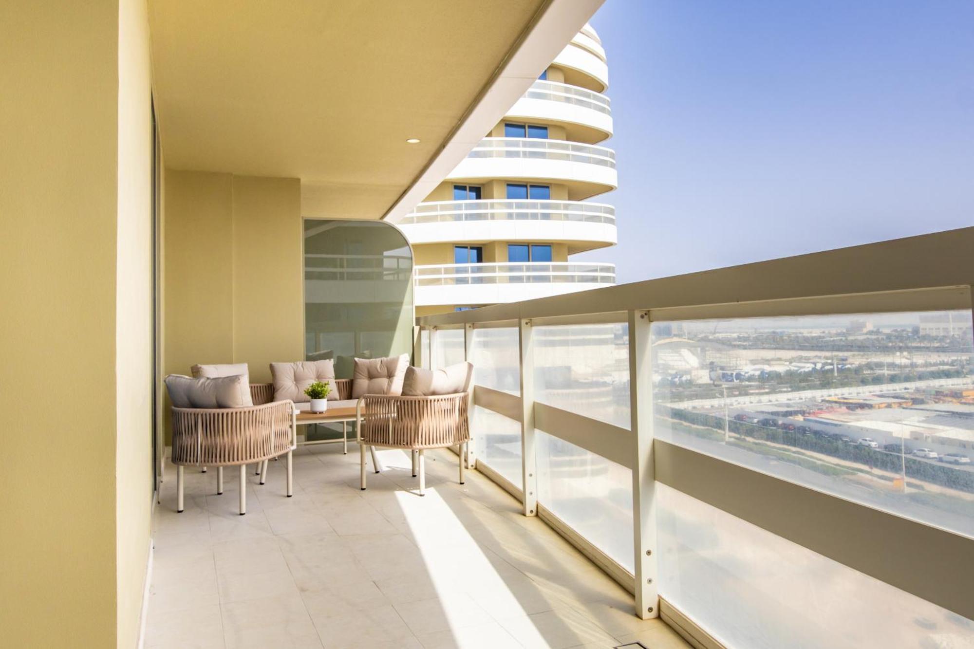 Bloomfields 1br Azure Ajwan Soul Access *